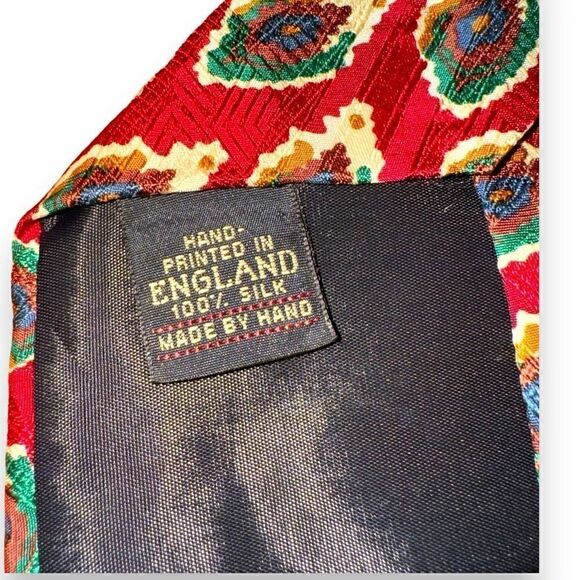 Ferrell Reed Abstract Red Paisley Made in USA Silk Tie - Picture 5 of 5